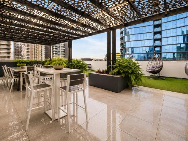 Modern Finishes, Exceptional Location & Effortless Inner City Living!