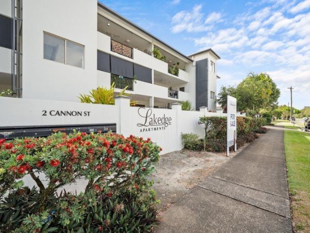 MODERN FIRST FLOOR APARTMENT QUALITY THROUGHOUT