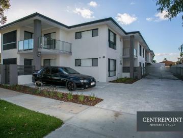 Modern First Floor Apartment | 2 Bedrooms, 2 Bathrooms & Secure Car Bay