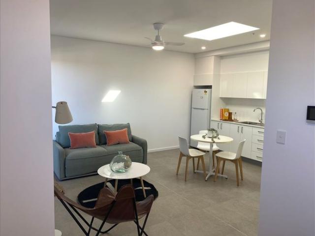 Modern First Floor Studio Single Women