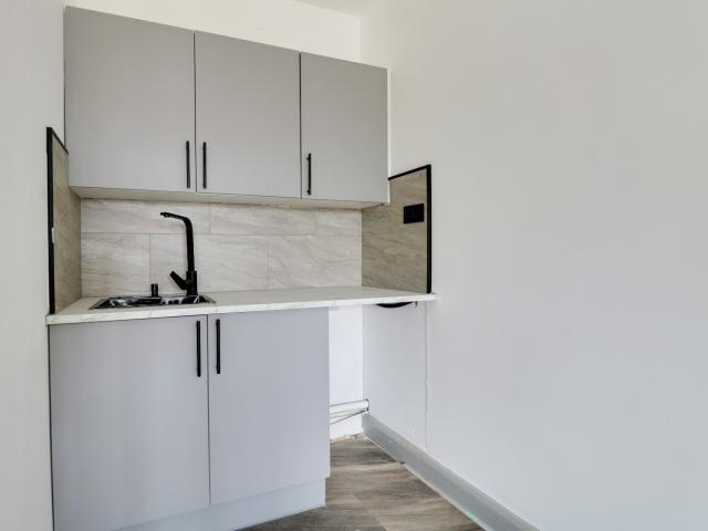 Modern First Floor Studio with Ensuite
