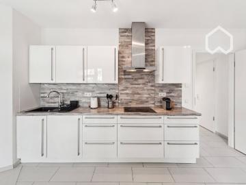 Modern flat with garden centrally located, Koln Amsterdam Apartments for Rent