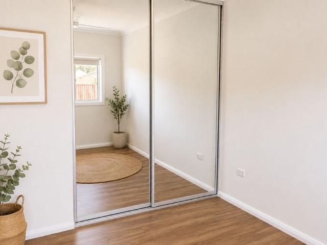 Modern Flat with Private Driveway
