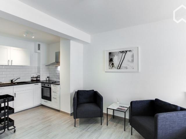 Modern flat in the city centre of Leverkusen optional parking & close to main station, Leverkusen Amsterdam Apartments for Rent