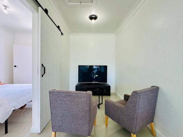 Modern Flat Northern Suburbs