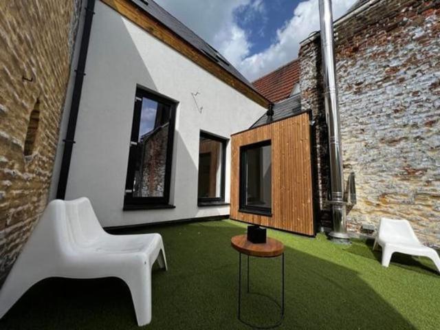 Modern flat sharing for young professionals