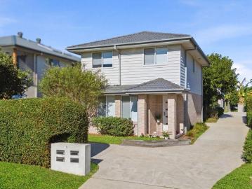 Modern Freestanding Townhouse, Exceptional Location