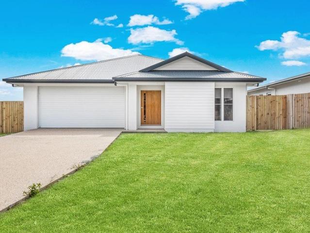 MODERN FRONT DUPLEX IN A GREAT CANNONVALE LOCATION