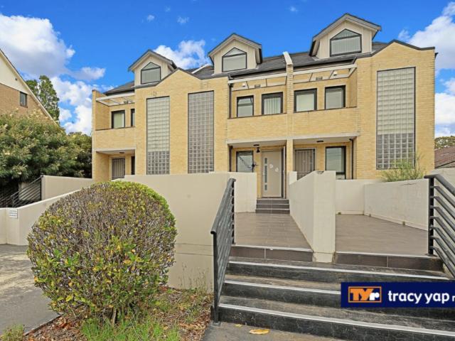 Modern Full Brick Townhouse in Epping