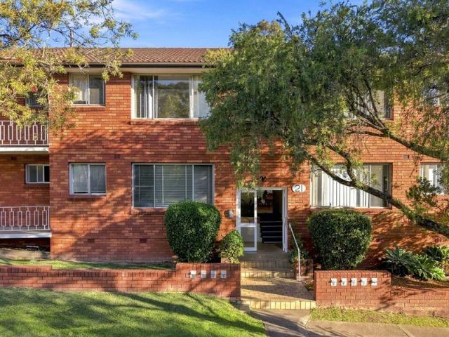 Modern Full Brick Unit in a Convenient Narwee Location