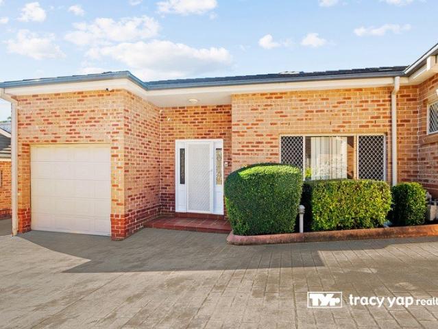 Modern Full Brick Villa + Sunny Study in an Ultra Convenient Eastwood Setting