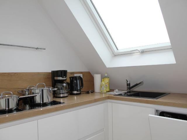 Modern Fully Furnished Maisonette near Düsseldorf, Duisburg Amsterdam Apartments for Rent