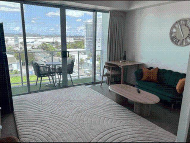 MODERN FULLY FURNISHED ONE BEDROOM APARTMENT
