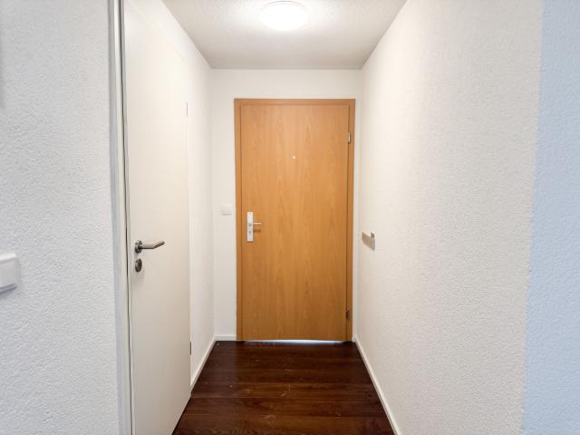 Modern & Fully Furnished Attic Apartment with 5 Single Beds – Ideal for Business Travelers