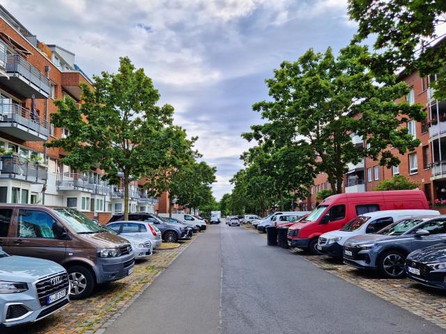 Modern & Fully Furnished Apartment with Balcony in Cologne Mülheim