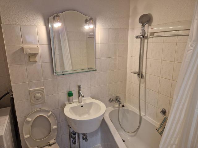 Modern, fully furnished apartment with top amenities & excellent transport connections, Berlin Amsterdam Apartments for Rent