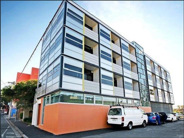Modern, Fully Furnished Apartment. High Yielding Student Accomodation Investment!