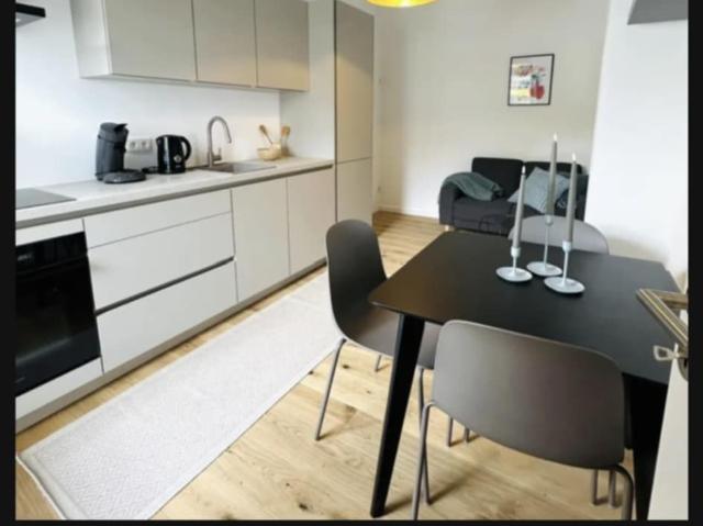 Modern fully furnished apartment in Cologne, Koln Amsterdam Apartments for Rent