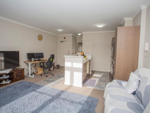 Modern, Fully Furnished Apartment in Prime Location