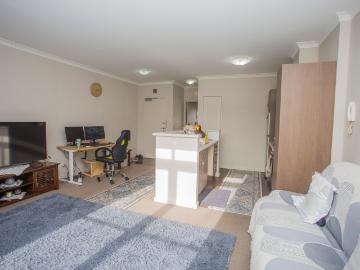 Modern, Fully Furnished Apartment in Prime Location