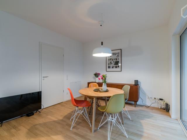 /Modern, fully furnished, barrier free 3 room apartment in Prenzlauer Berg with terrace and small garden