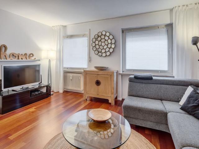 Modern, fully furnished city apartment
