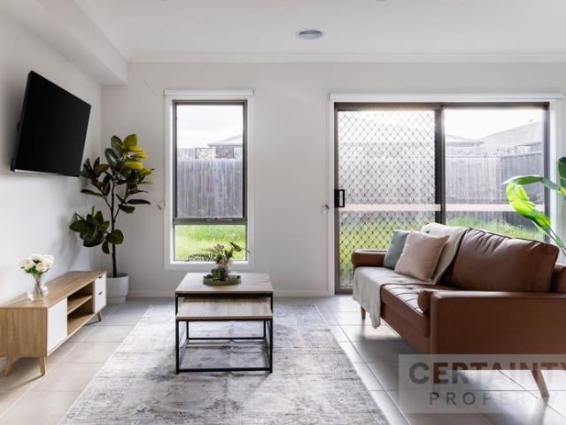 Modern Fully Furnished Co Living Rooms with Private Amenities