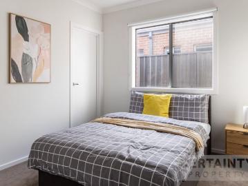Melton South, Victoria - Parking, Equipped kitchen