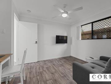 MODERN, FULLY FURNISHED, DESIGNER APARTMENT – BILLS INCLUDED!