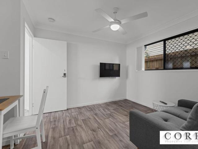 MODERN, FULLY FURNISHED, DESIGNER APARTMENT – BILLS INCLUDED!