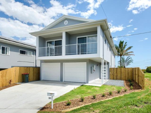 MODERN, FULLY FURNISHED, DESIGNER APARTMENT IN WYNNUM