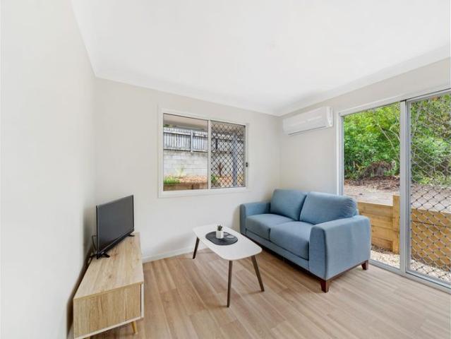 MODERN, FULLY FURNISHED, GROUND FLOOR STUDIO APARTMENT