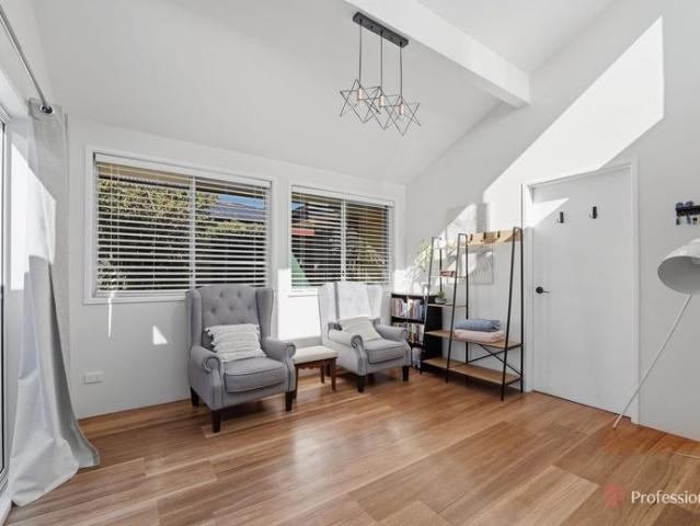 Modern Fully Furnished Home Near UNE