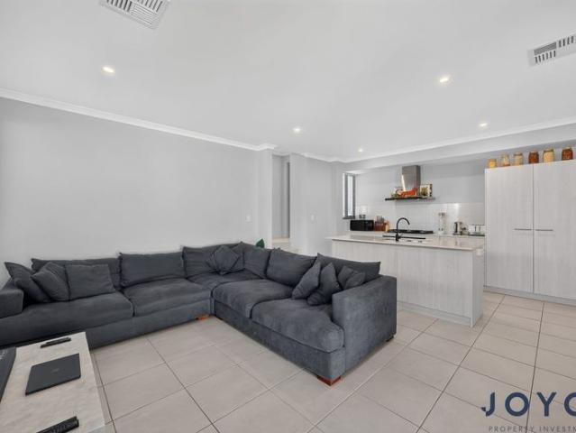 Modern, fully furnished living in the heart of Dianella