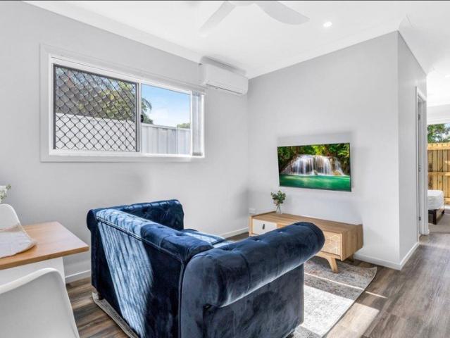 Modern Fully Furnished Rooming Accommodation in Wynnum West