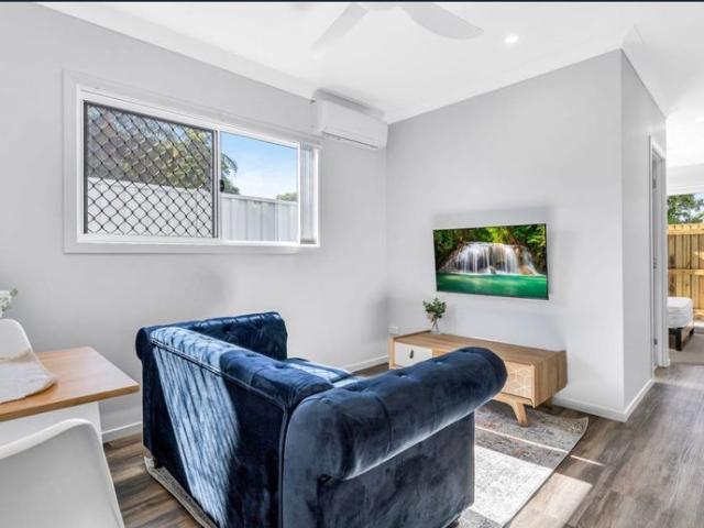Modern Fully Furnished Rooming Accommodation in Wynnum West