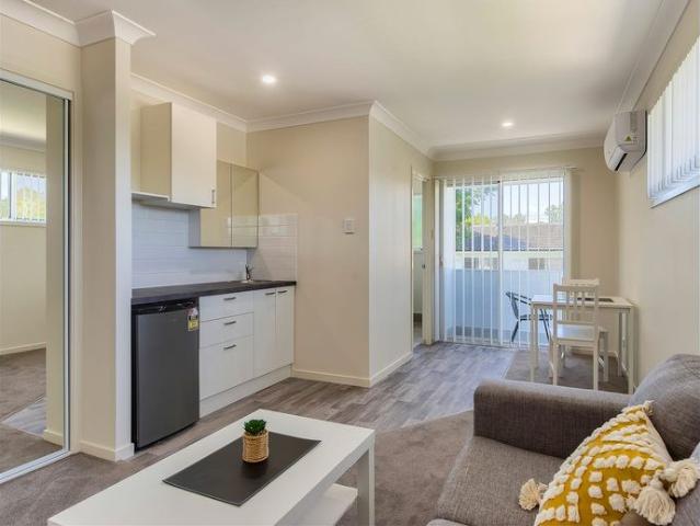 MODERN, FULLY FURNISHED, STUDIO APARTMENT