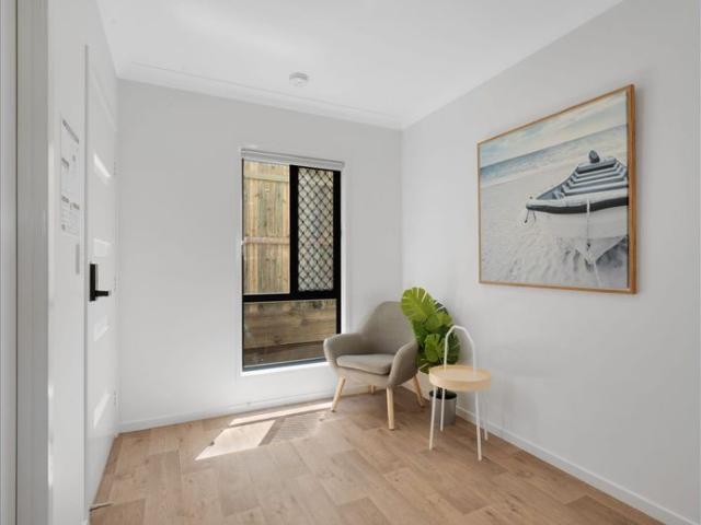 MODERN, FULLY FURNISHED STUDIO APARTMENT