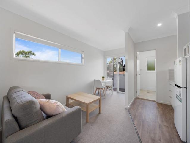 MODERN, FULLY FURNISHED, STUDIO APARTMENT