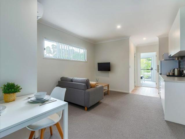 MODERN, FULLY FURNISHED, STUDIO APARTMENT