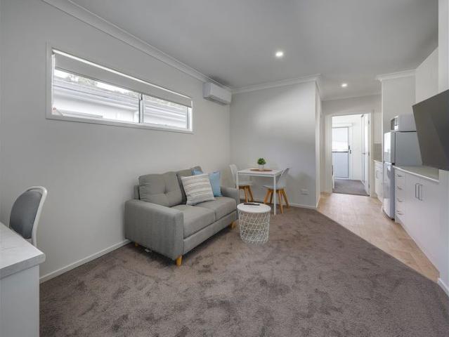 MODERN, FULLY FURNISHED, STUDIO APARTMENT
