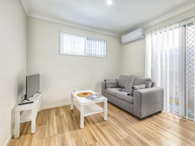 MODERN, FULLY FURNISHED, STUDIO APARTMENT