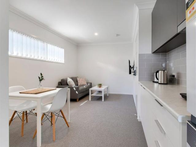 MODERN, FULLY FURNISHED, STUDIO APARTMENT