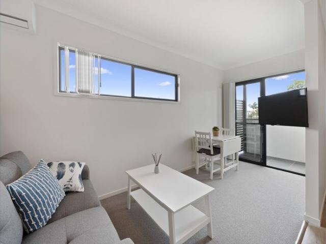 MODERN, FULLY FURNISHED, STUDIO APARTMENT