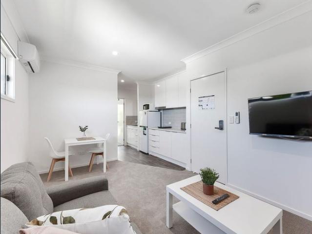 MODERN, FULLY FURNISHED, STUDIO APARTMENT