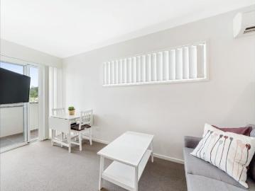 MODERN, FULLY FURNISHED, STUDIO APARTMENT