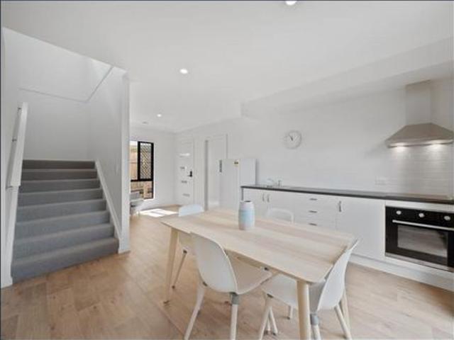MODERN FULLY FURNISHED STUDIO APARTMENT