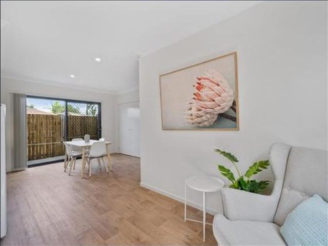 MODERN FULLY FURNISHED STUDIO APARTMENT