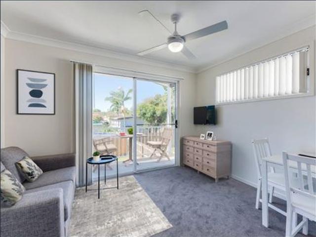MODERN, FULLY FURNISHED STUDIO APARTMENT WITH BILLS INCLUDED