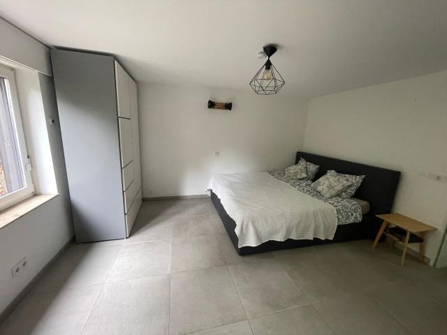 Modern & Fully Furnished Studio – Ideal for Professionals & Commuters, Aachen Amsterdam Apartments for Rent